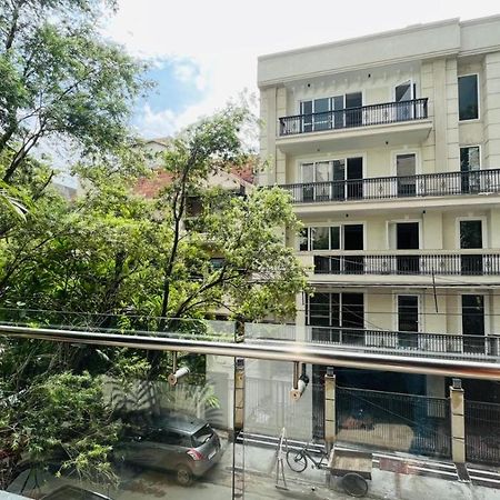 Bluo Cozy Studio With Balcony - Green Park Hkv Apartment New Delhi Bagian luar foto