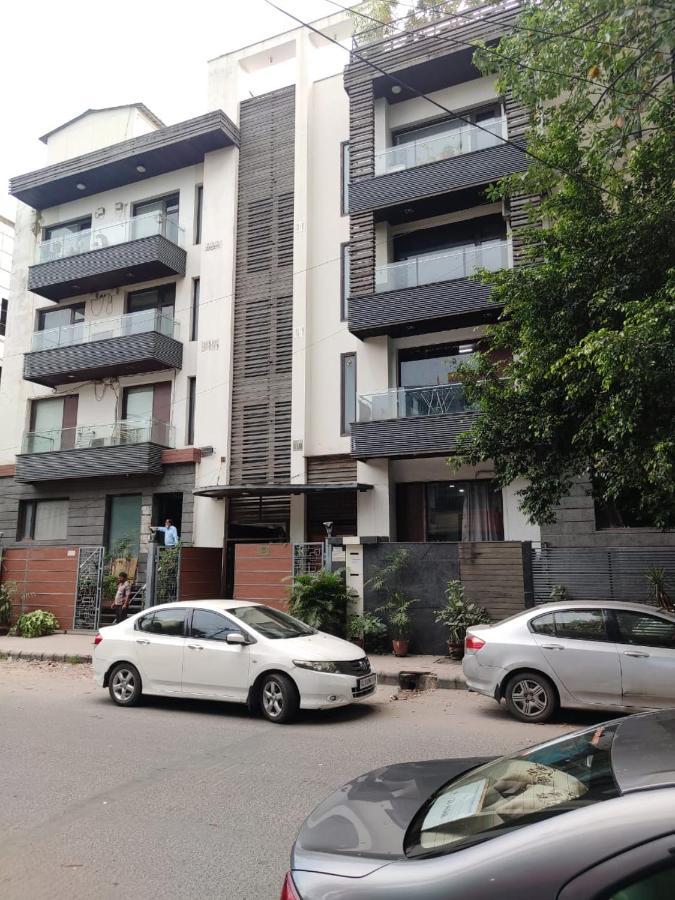 Bluo Cozy Studio With Balcony - Green Park Hkv Apartment New Delhi Bagian luar foto